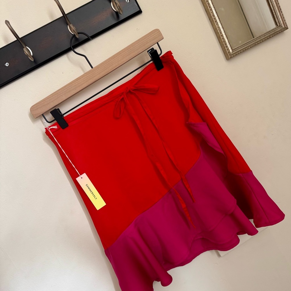 Summersalt NEW w/TAGS Red and Pink Women's Skirt. Can be worn as swim skirt.